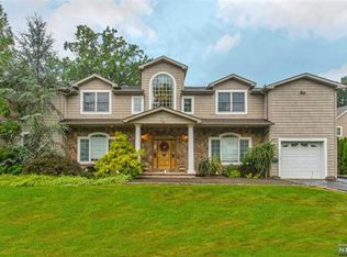 7 Eros Ct, Wayne, NJ 07470