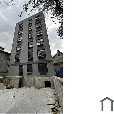 715 E 216th St — Photo 11