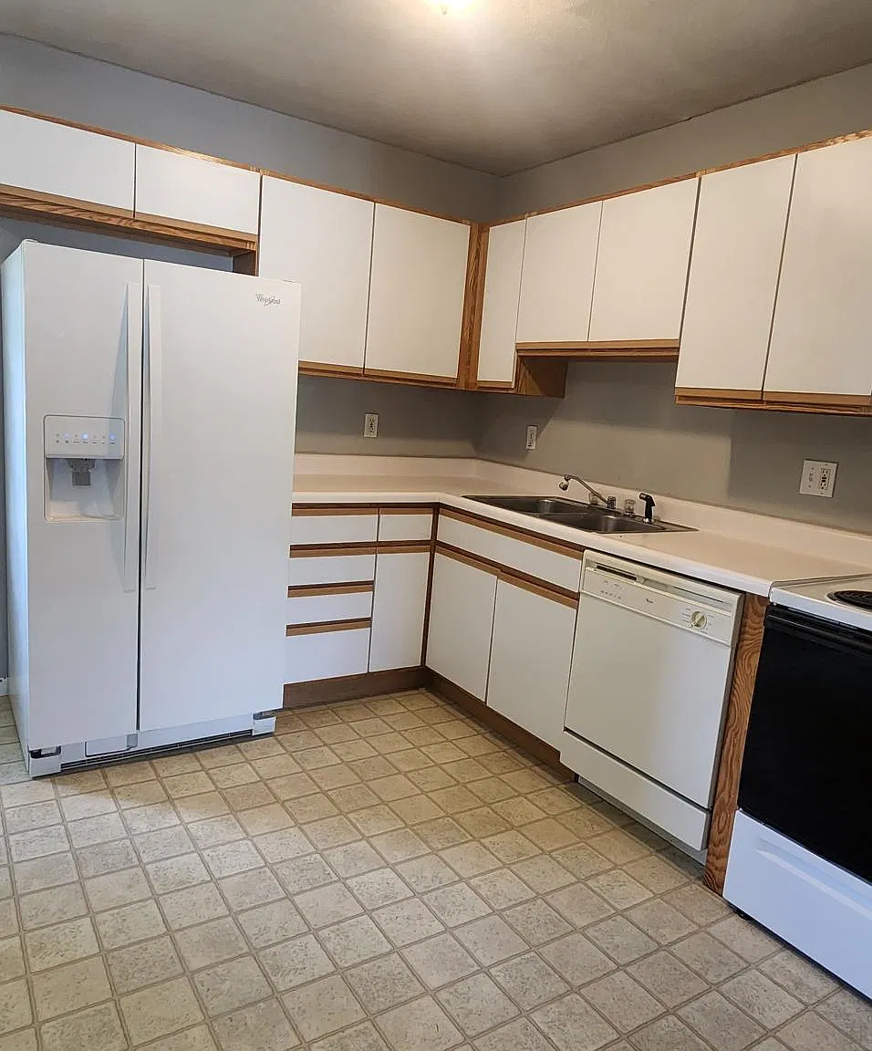 2 bed, 1.5 bath, 1050 sqft, $1,195 — Photo 3