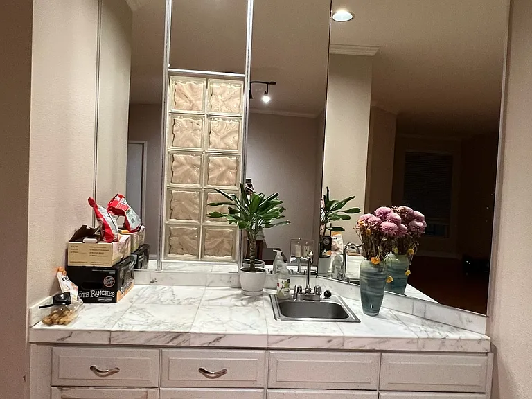 1657 Veteran Ave #101 — Photo 6