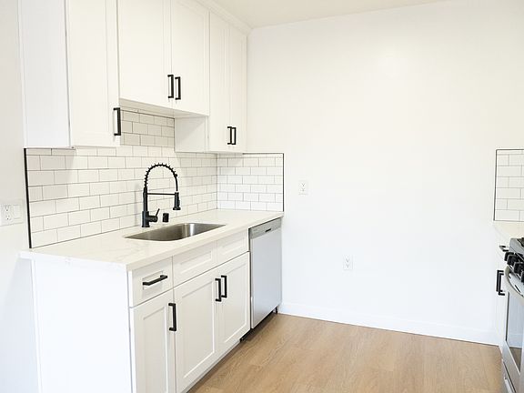 5th image of 14807 S Normandie Ave APT 10