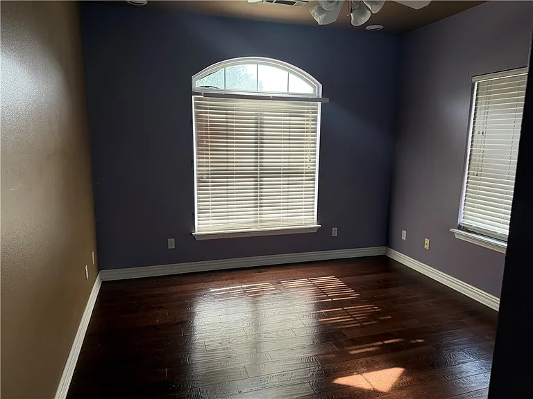11073 Club House Pkwy — Photo 25