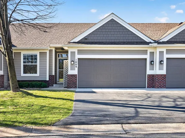 1009 Victoria Greens Blvd, Victoria, MN 55386