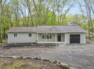 171 Davis Cir, Bushkill, PA 18324