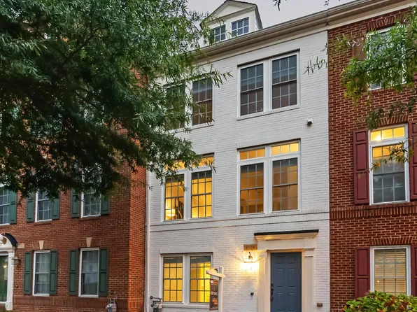 904 W Glebe Rd, Alexandria, VA 22305