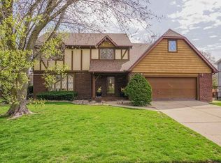510 Chelsea Dr, Bloomington, IL