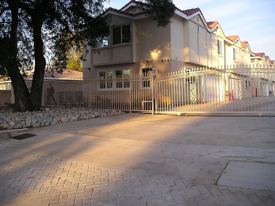 1st image of 534 N Lark Ellen Ave #1