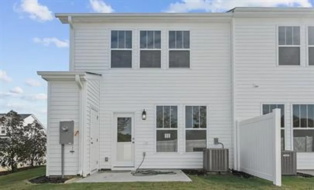 Building Photo - 100 Marston Ln