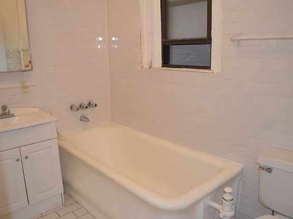 4th image of 828 7th Ave #4M
