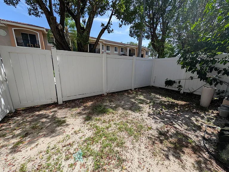 238 SE 2nd Ave — Photo 15