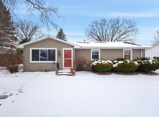 1003 Cedar St, Little Chute, WI 54140