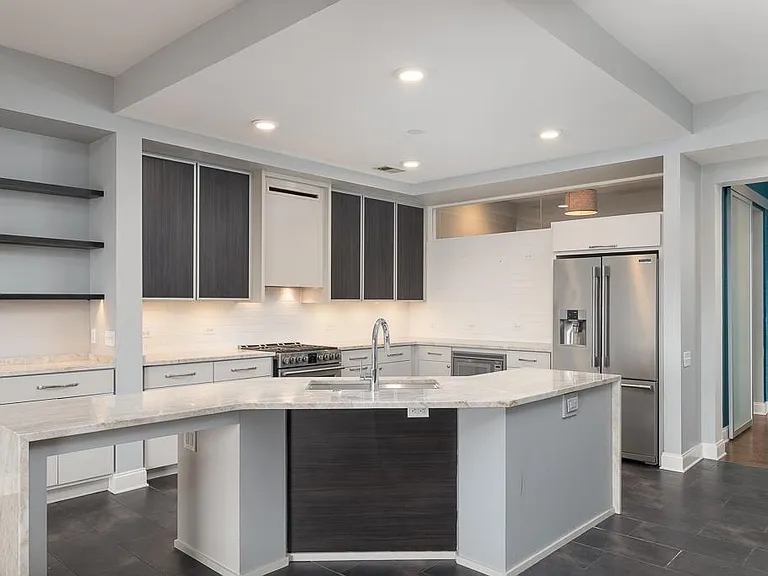 717 Riverside Dr #1105 — Photo 4