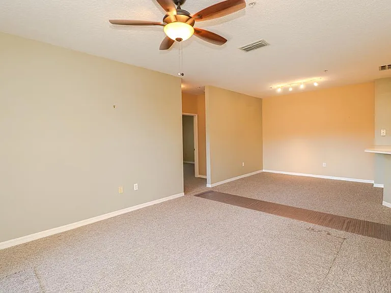 540 Florida Club Blvd #540 — Photo 10