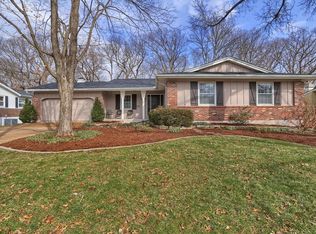 826 Hollyridge Dr, Ballwin, MO 63011