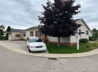 6196 Green Lake Ct, Smiths Creek, MI 48074