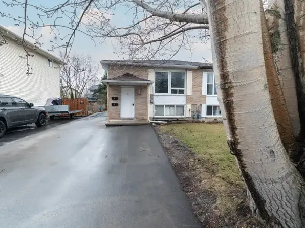 765 Ridley Dr #1, Kingston, ON K7P 2A5