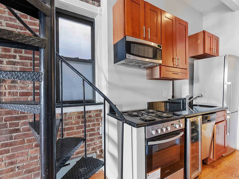 2nd image of 722 10th Ave APT 5A