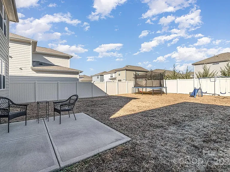 3034 Eastcott Ave — Photo 7