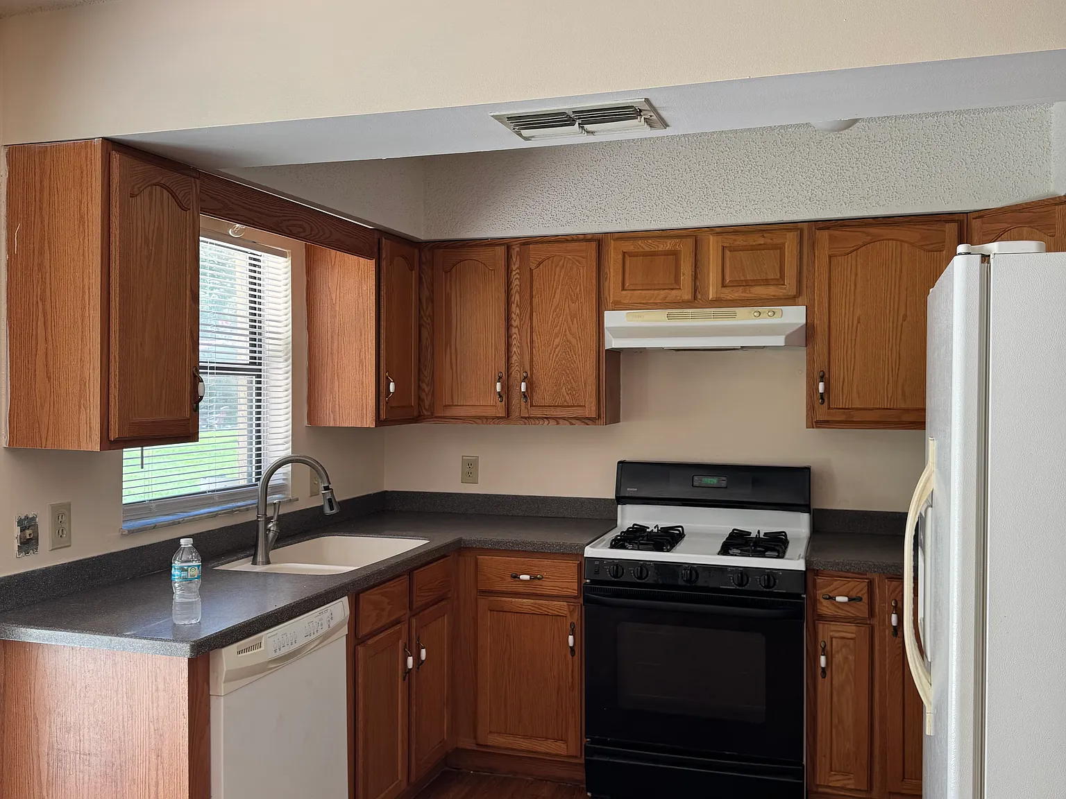 2 bed, 1458 sqft, $1,500 — Photo 2