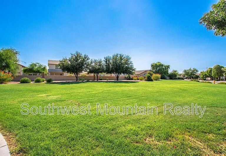 1237 W Fruit Tree Ln — Photo 41