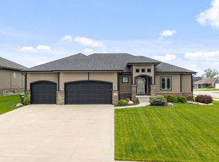 13706 S 49th St, Bellevue, NE 68133