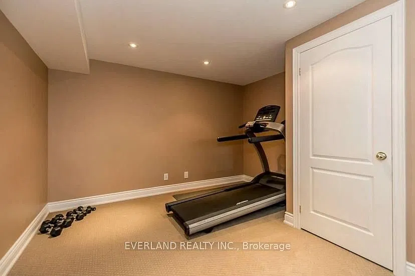 2 bed, $2,400 — Photo 3