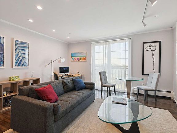 2nd image of 100 Shearwater Ct E APT 32