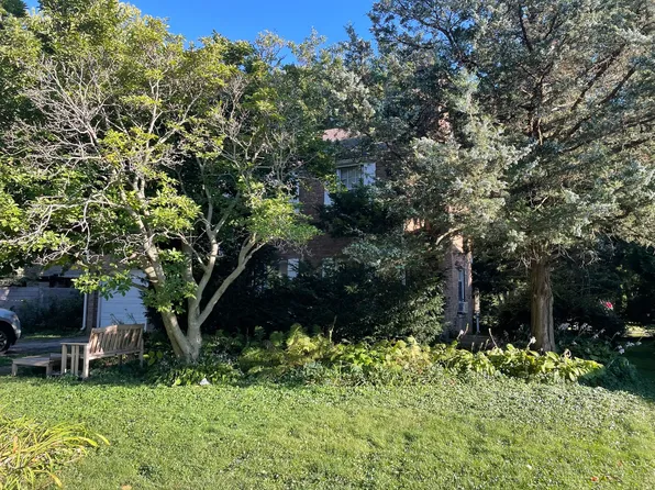 132 E Vallette St, Elmhurst, IL 60126