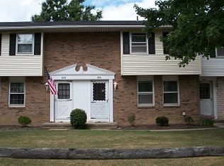 4630 Cox Dr #104E, Stow, OH 44224