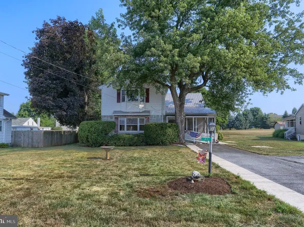 41 W Market St, Palmyra, PA 17078