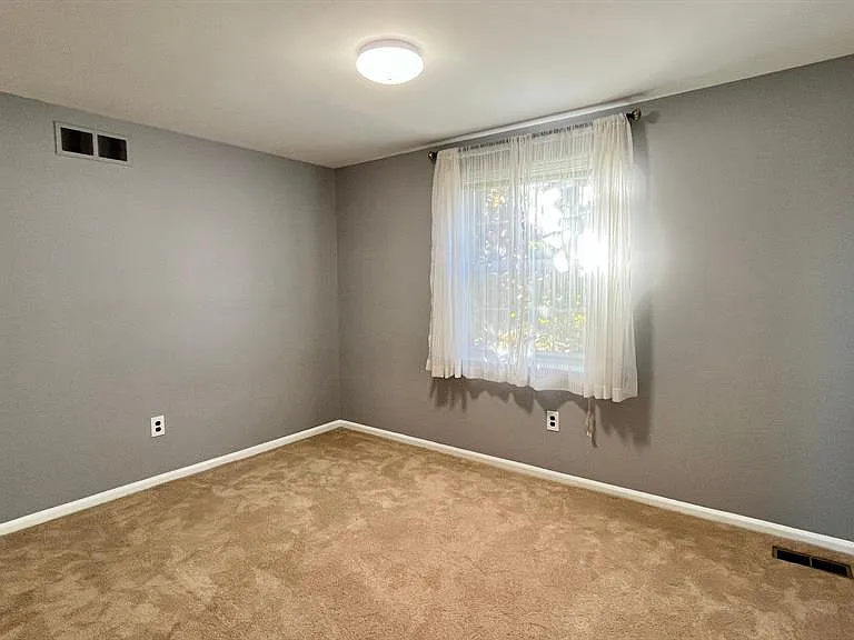2852 Mayfair Dr — Photo 24
