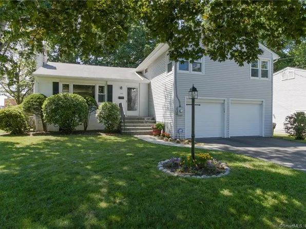 105 Lyman Road, West Hartford, CT 06117