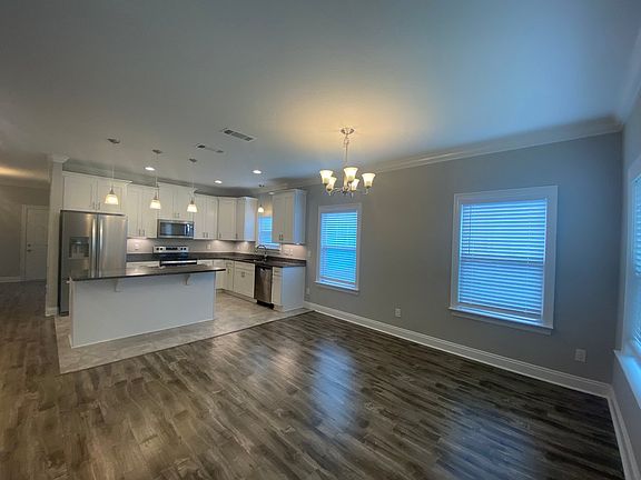 3rd image of 8461 Laredo St