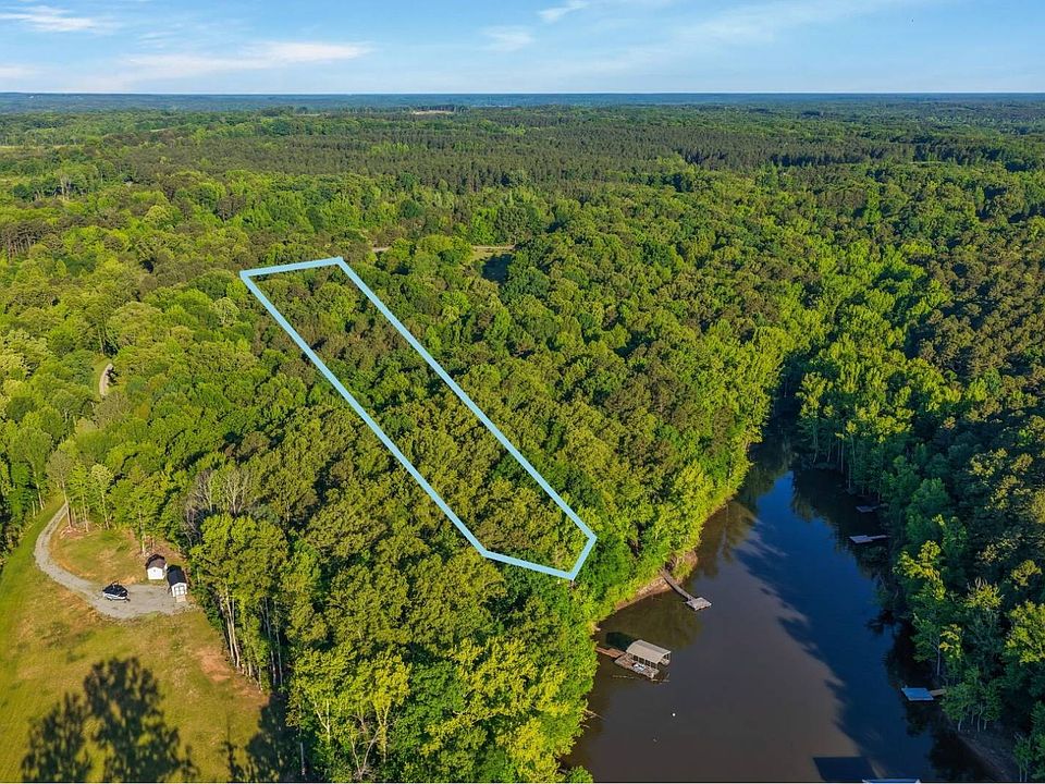 1st image of 130 Lakefront Dr