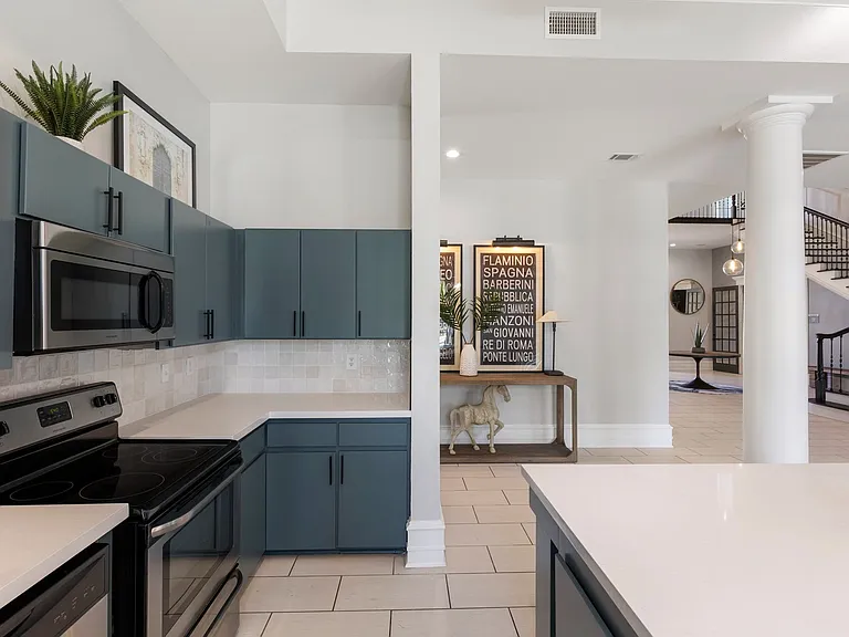 Leasing Center