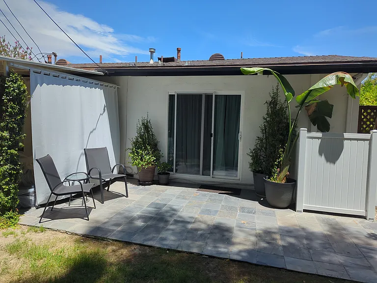929 Rutland Ave — Photo 9