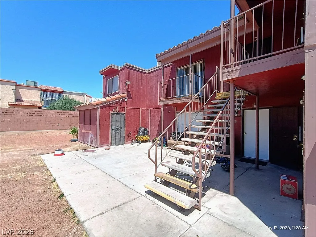 2 bed, 2.0 bath, 3648 sqft, $975 — Photo 3