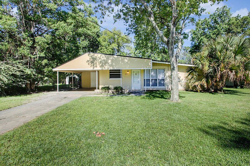 1st image of 1015 Mantes Ave