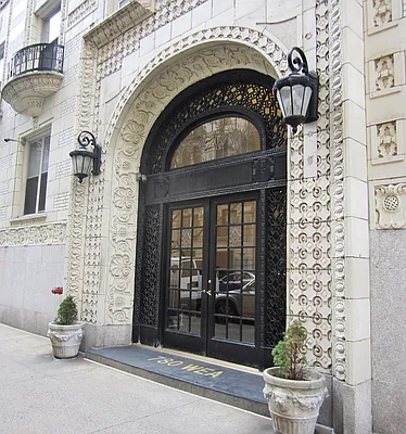 Rented by Compass | media 52