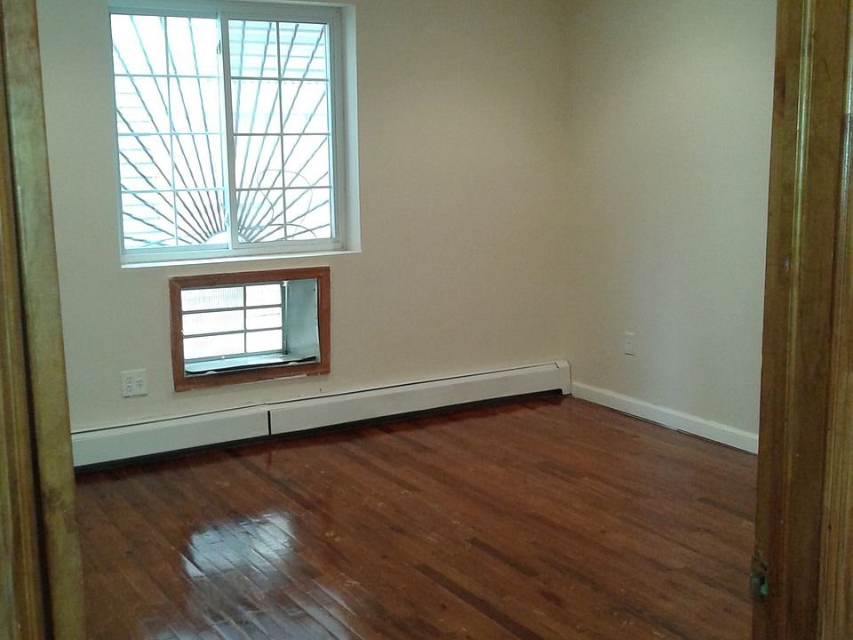 Right bedroom