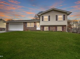 220 Eastwood Dr, Bluff City, TN 37618