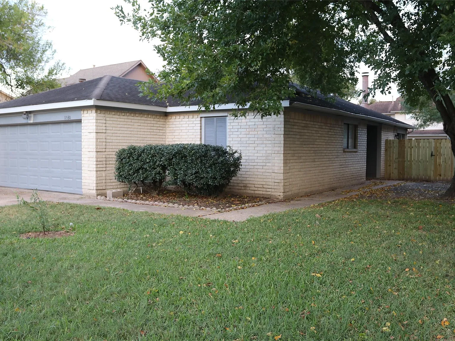 3 bed, 2.0 bath, 1390 sqft, $1,749 — Photo 4