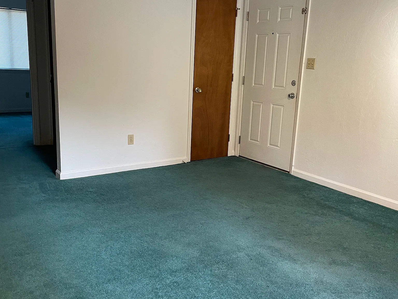 2 bed, 840 sqft, $1,295 — Photo 3