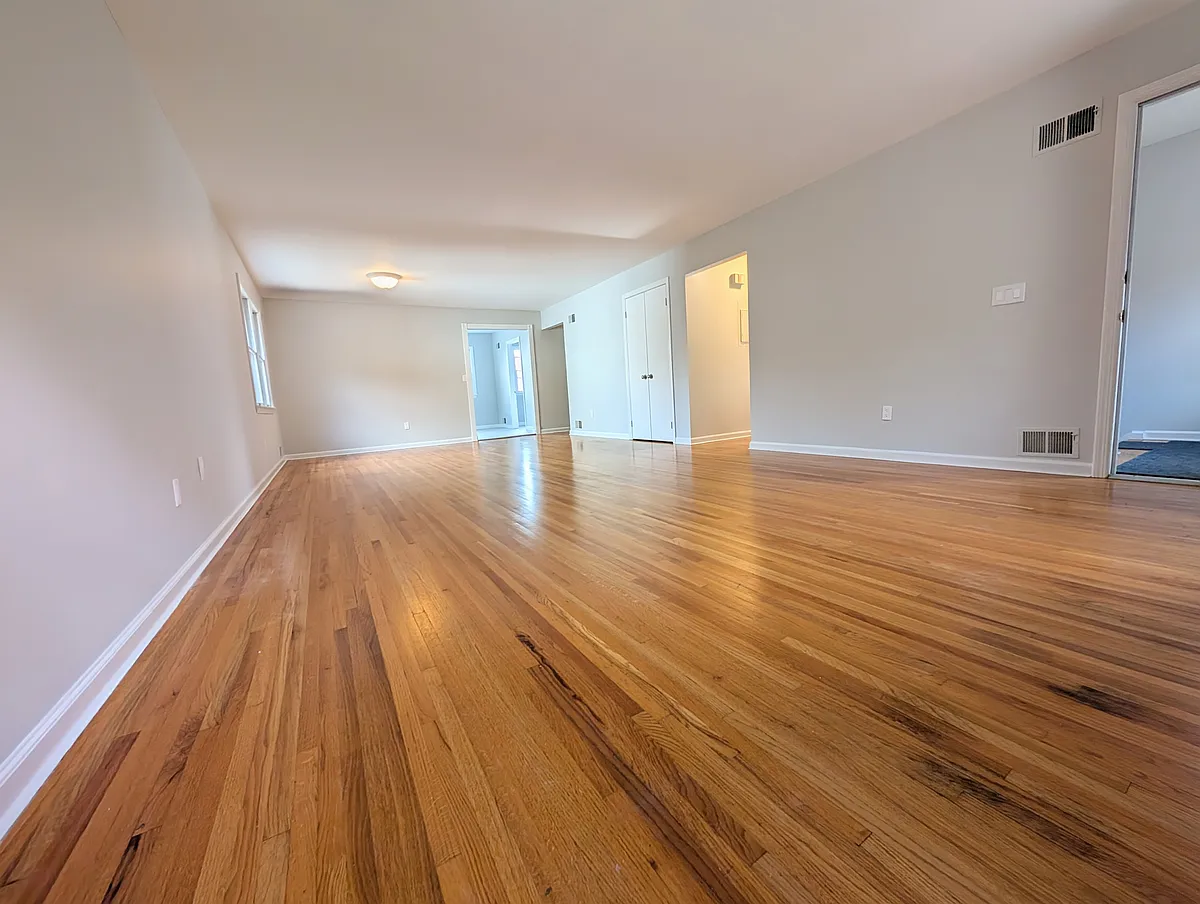Building Photo - 258 Silleck St #2