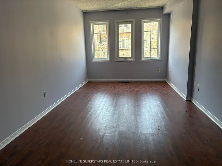 25 Shining Star Cres — Photo 3