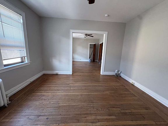 3rd image of 619 Campbell Ave #3