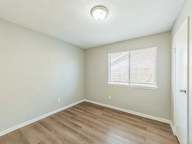 809 Willow Creek Dr — Photo 20