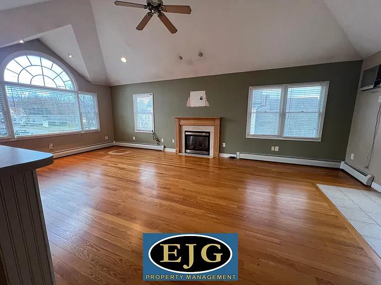163 Pleasant St #2 — Photo 9