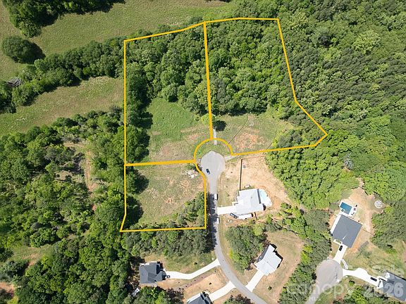 2nd image of 128 Spring View Ln