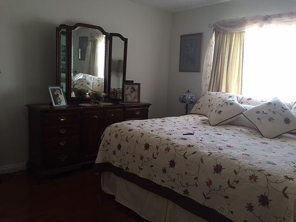 5th image of 27120 Crossglade Ave Unit 5
